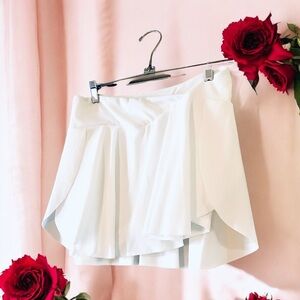Golf Skirt/Tennis Prep 🎾 Elegant White Asymmetrical Skort